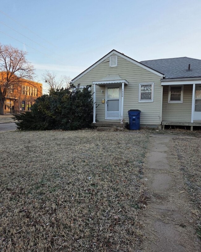 Building Photo - 1660-1660 N Payne Ave
