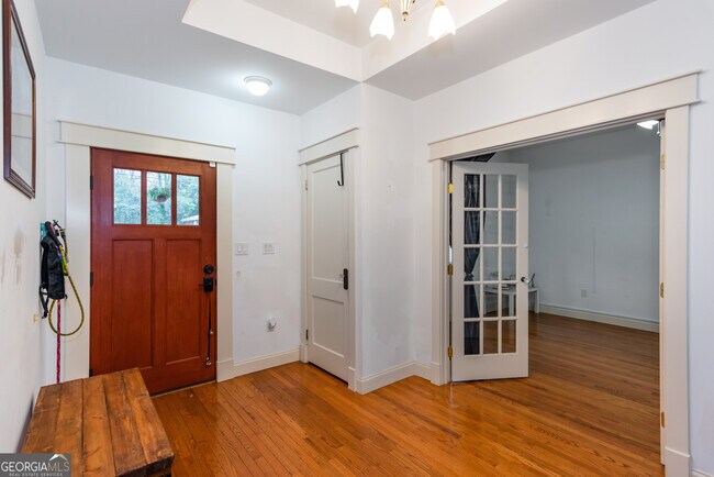 Building Photo - 1698 Temple Ave