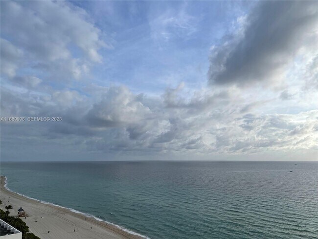 Building Photo - 16699 Collins Ave