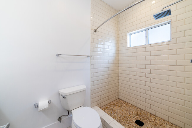 Building Photo - 321 Heliotrope Dr