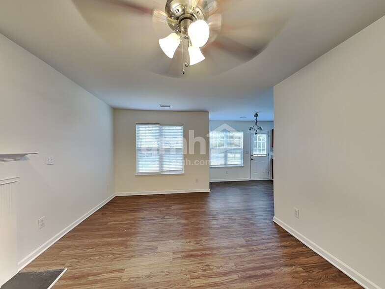 Building Photo - 1009 Enderbury Dr