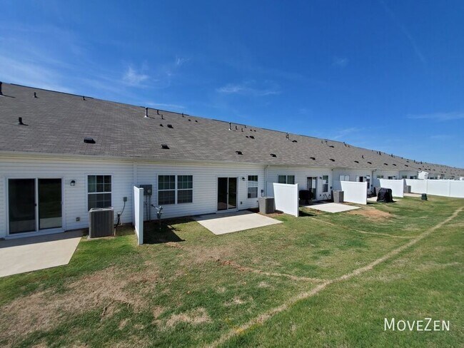 Building Photo - 12 Fernhill Ln