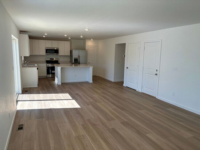 Building Photo - 4 Bed with Office, Brand New Home
