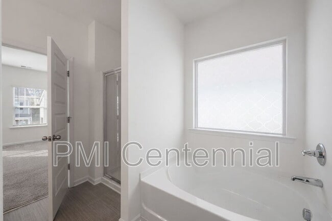 Building Photo - 3834 Clarington Dr