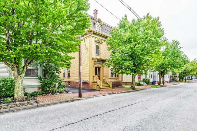 Building Photo - 226 Spring St