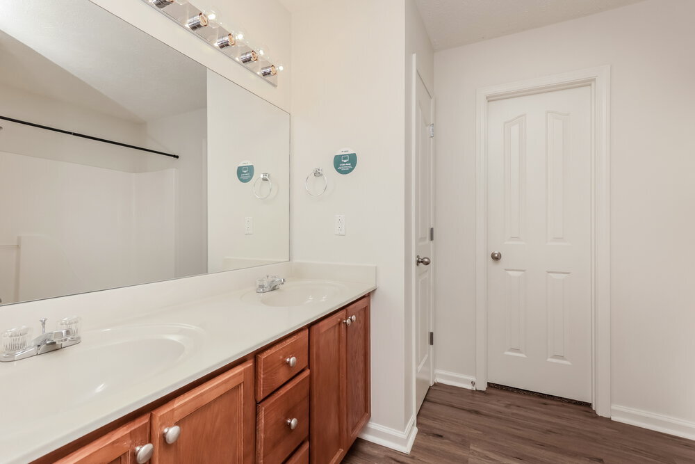 Building Photo - 3128 Sherborne Ct