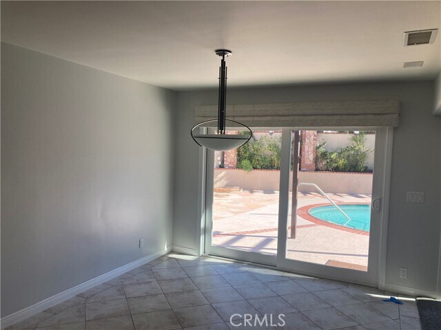 Building Photo - 28617 Stokowski Dr