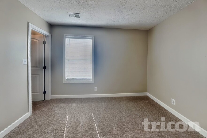 Building Photo - 3772 Windhaven Dr
