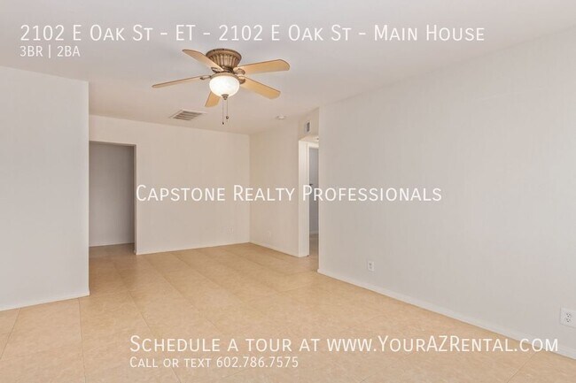 Building Photo - 2102 E Oak St