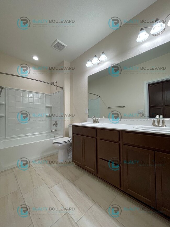 Building Photo - Luxury and Convenience Fully Equipped 3-Bedroom 2.5 Bathroom 2 Car Garage Townhome in Carson City