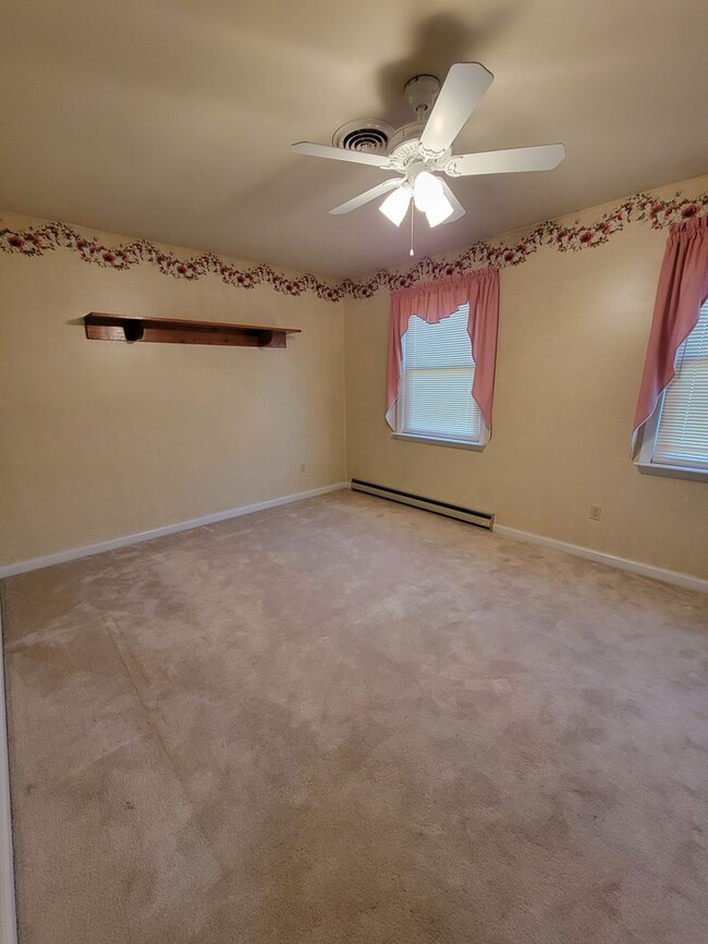 Building Photo - 7170 Ruritan Dr