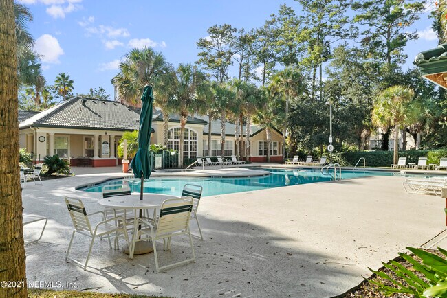 Building Photo - 230 Colima Ct