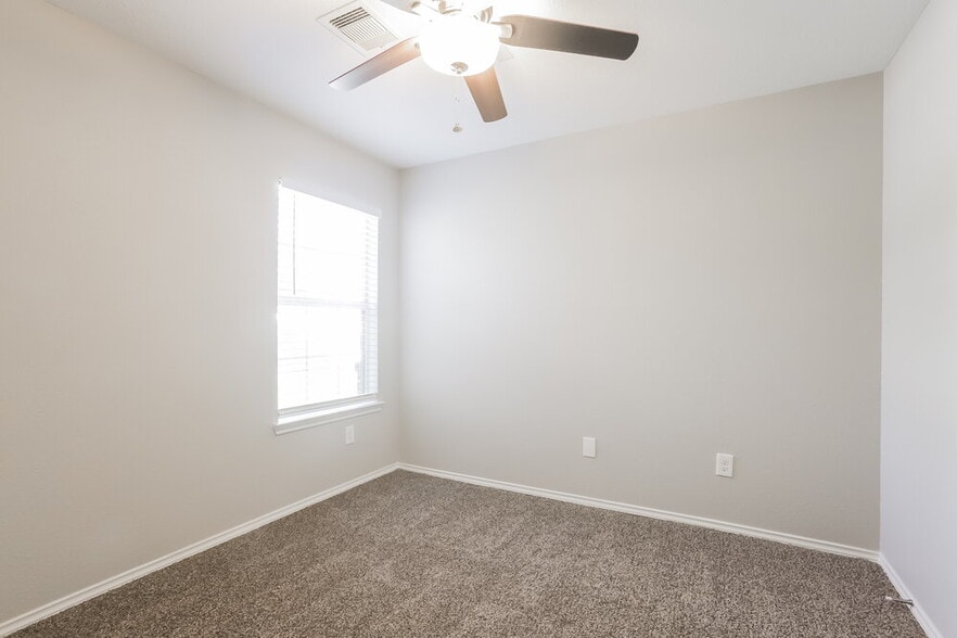 Building Photo - 20619 Tayman Oaks Dr