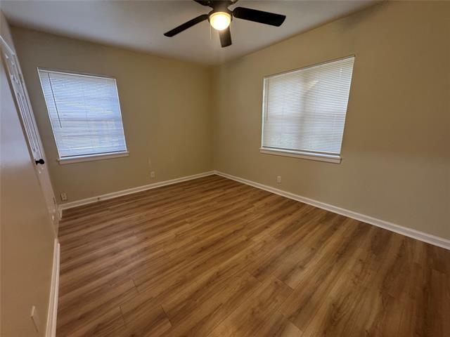Building Photo - 204 Live Oak Ln