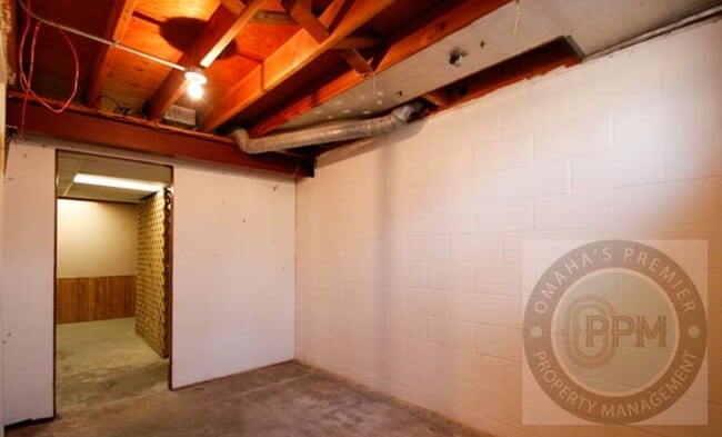 Building Photo - 3 Bed Home | 67th & Blondo