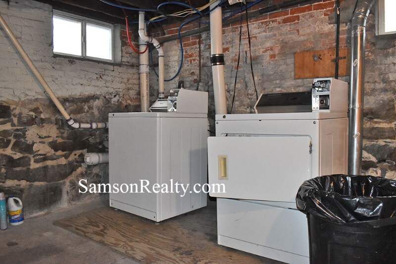 Building Photo - 256 Warren Ave