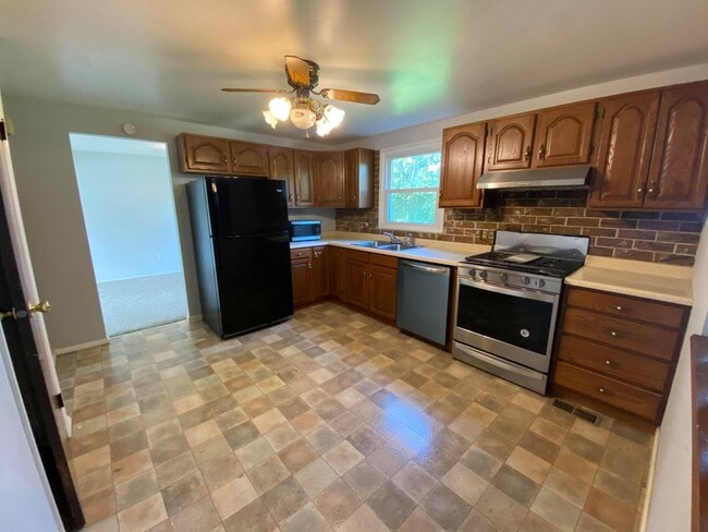 Building Photo - Home for Lease