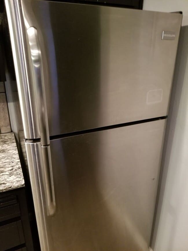 Building Photo - 1 BR Loft Available now