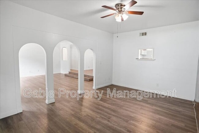 Building Photo - 27277 Garza Dr