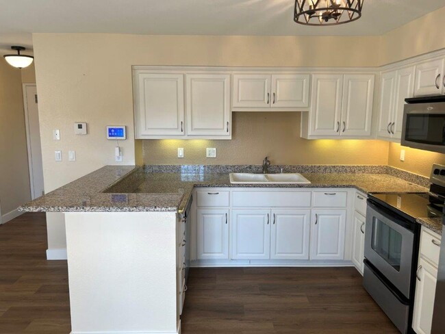 Building Photo - Remodeled 1 Bedroom Condo Fairfield *Star ...