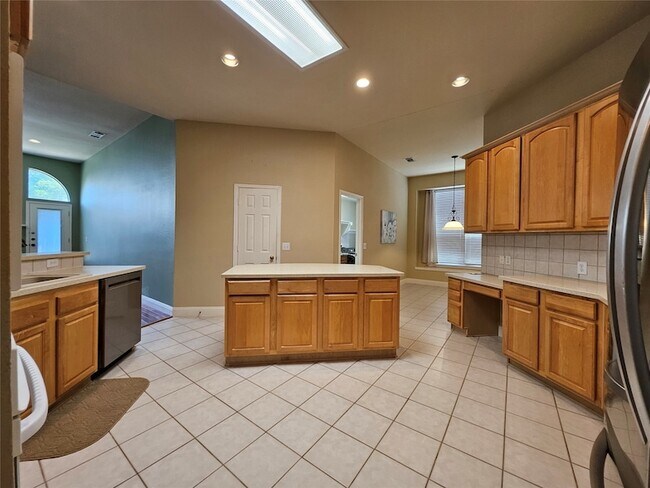 Building Photo - 2813 Gulf Breeze Ct