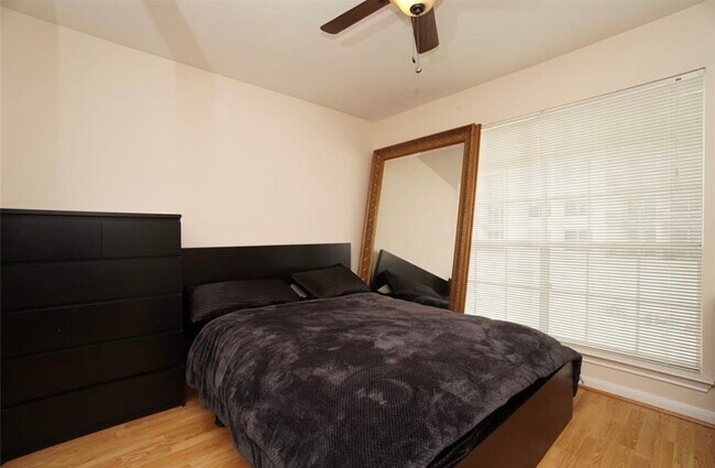 Building Photo - 3231 Allen Pkwy