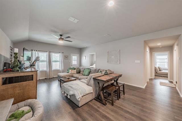 Building Photo - 1385 Dillard Creek Dr