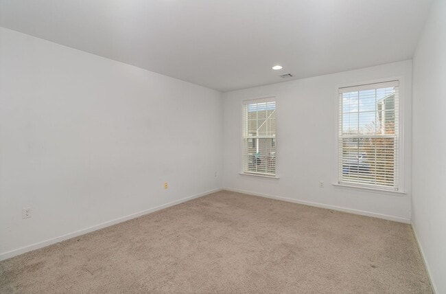 Building Photo - 66 Avery Wy