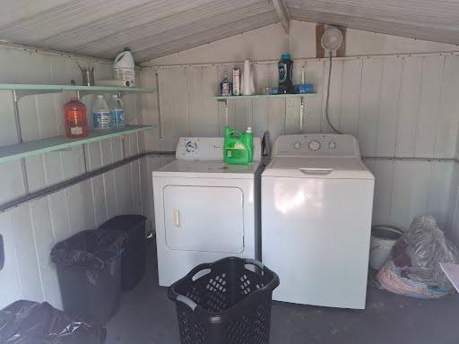 Building Photo - 9723 Tom St