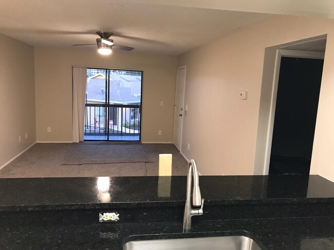 Living room - 5321 Summerlin Rd
