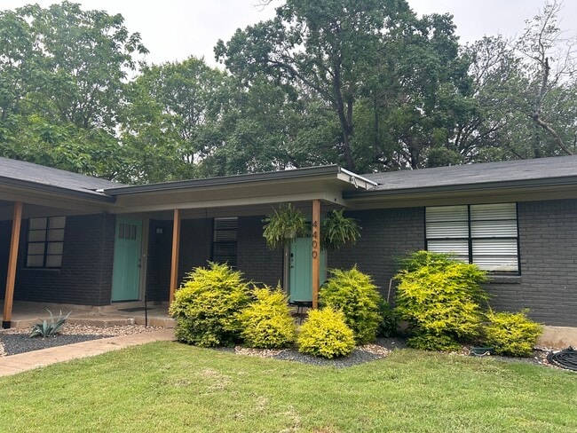 Building Photo - 4400 Shallowbrook Trl