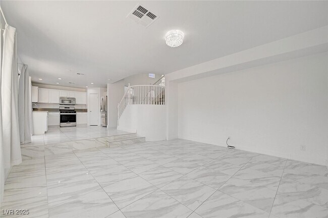 Building Photo - 9893 Canyon Peak Dr
