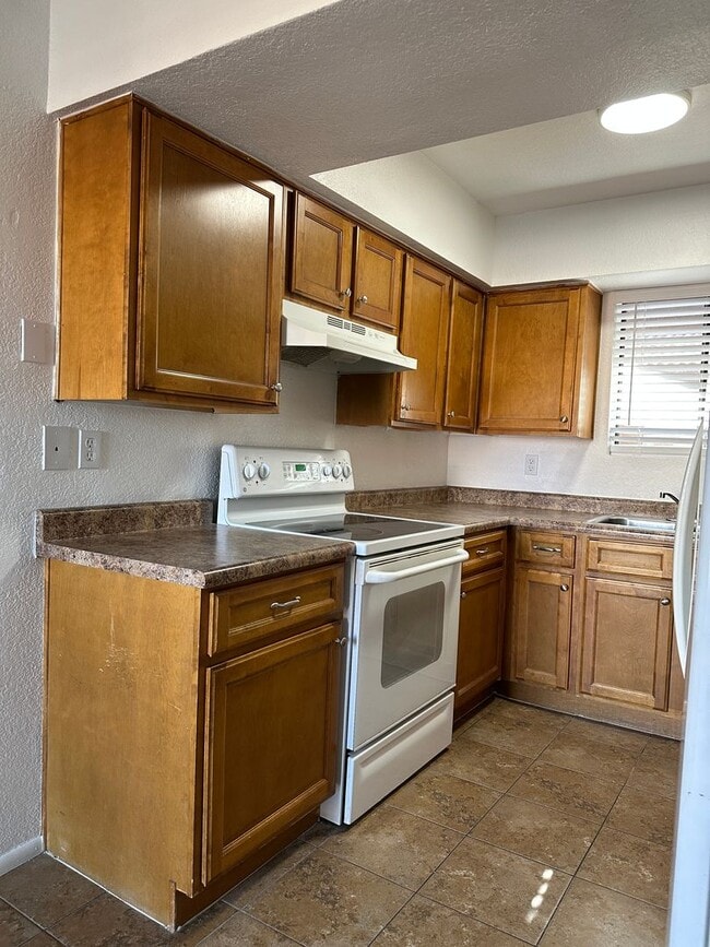 Building Photo - Lindsey and McKellips: 2bed, 1 bath unit, second floor