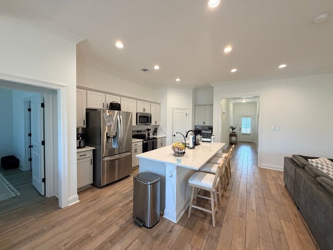 Building Photo - New Neighborhood.. Close to Barksdale Air Force Base..