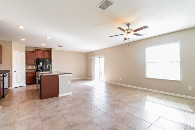 Building Photo - 10251 Boggy Moss Dr