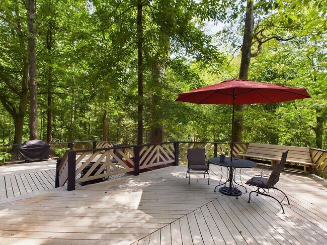 Building Photo - 5301 Bemiss Ct