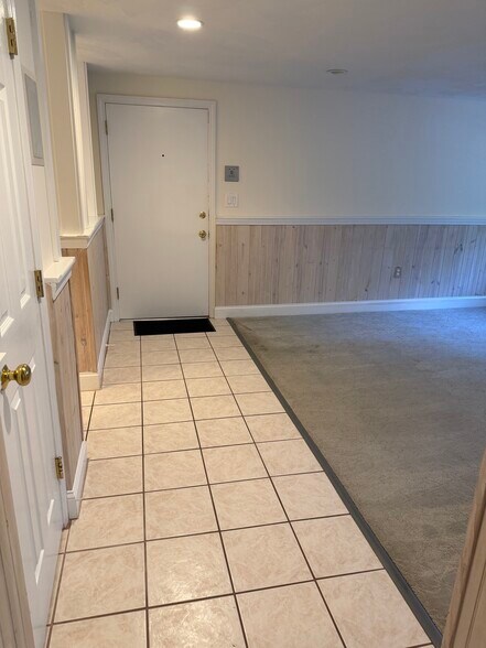 Hallway - 42 Swanson Ct