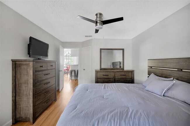 Building Photo - 8647 Mallard Reserve Dr