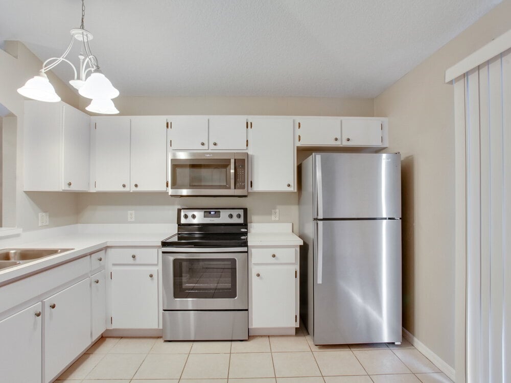 Building Photo - 926 Lake Shore Ranch Dr