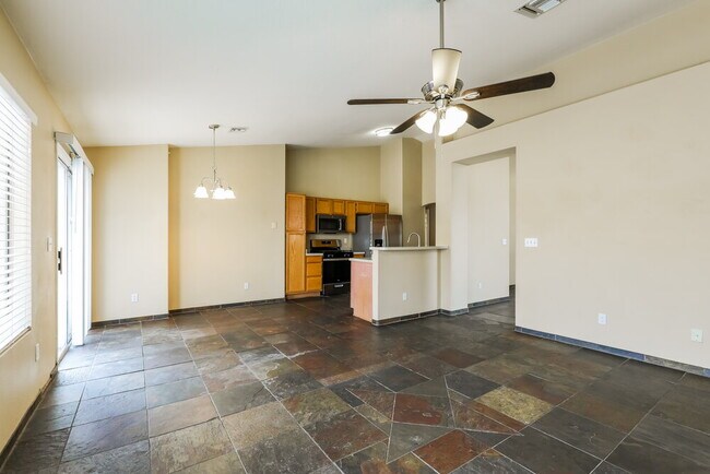 Building Photo - 7519 W Summer Sky Dr