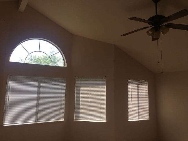 Building Photo - Spacious 2 Story Home, 1/2 Off The First Months Rent