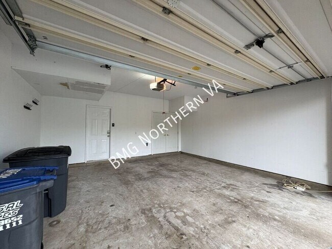 Building Photo - 10673 General Kirkland Dr