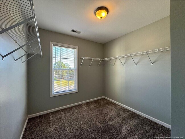 Building Photo - 105 Bluebonnet Oak Ct