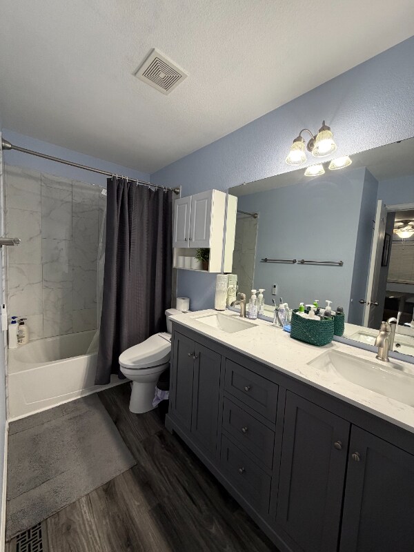 Building Photo - 7653 Canyon Oak Dr