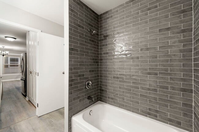 Building Photo - 602 Bryn Mawr Ct