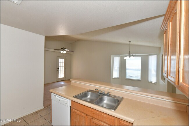 Building Photo - 3112 Tierra Ayala Dr