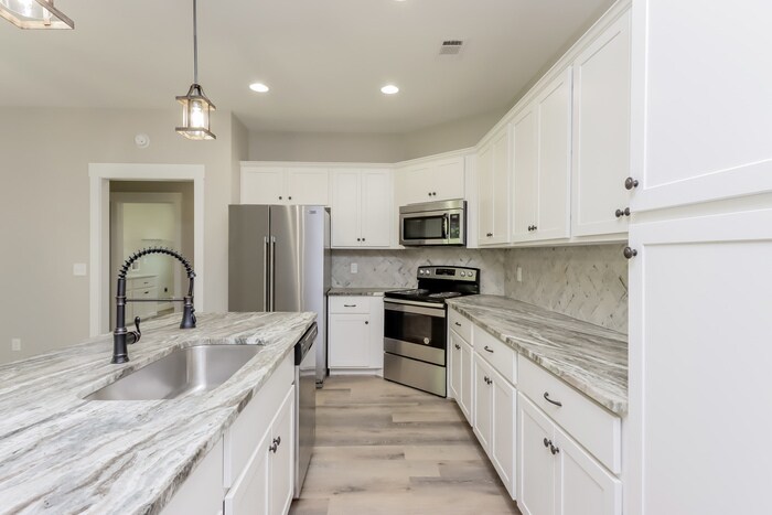 Building Photo - 130 Lewis Rd