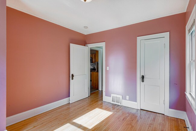 Building Photo - 700 24th Ave SE