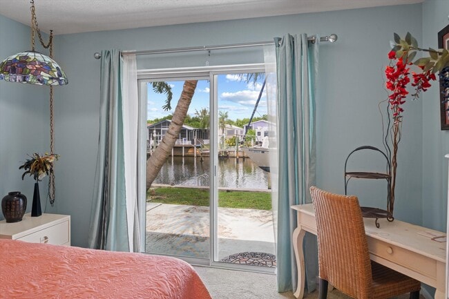 Building Photo - 96 Aqua Ra Dr