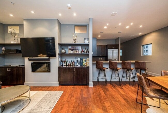 Building Photo - Luxury Penthouse Condo Downtown with Private Patio & Amazing Views Available Now!